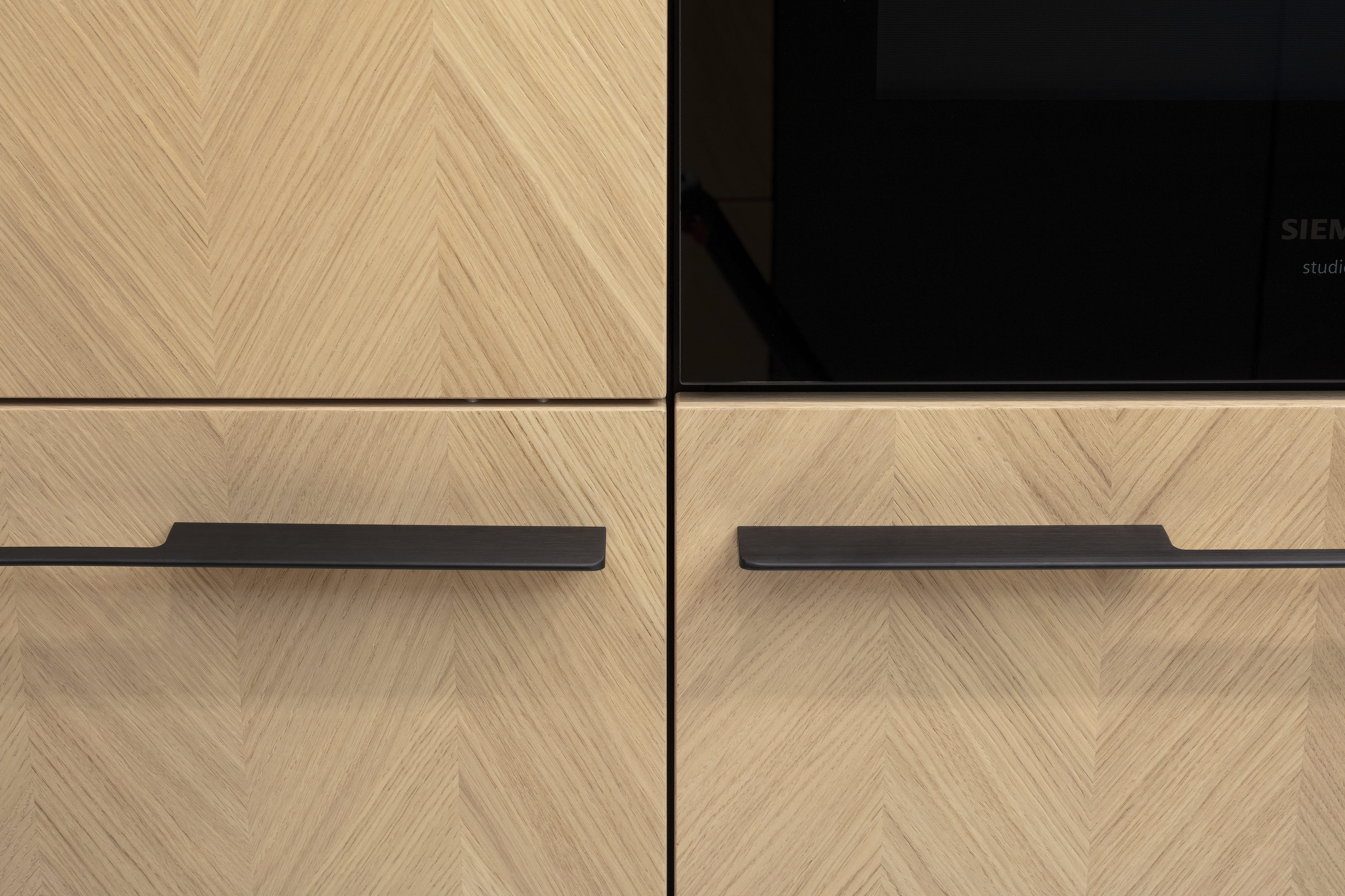 Ballerina Eichenfunier-Front