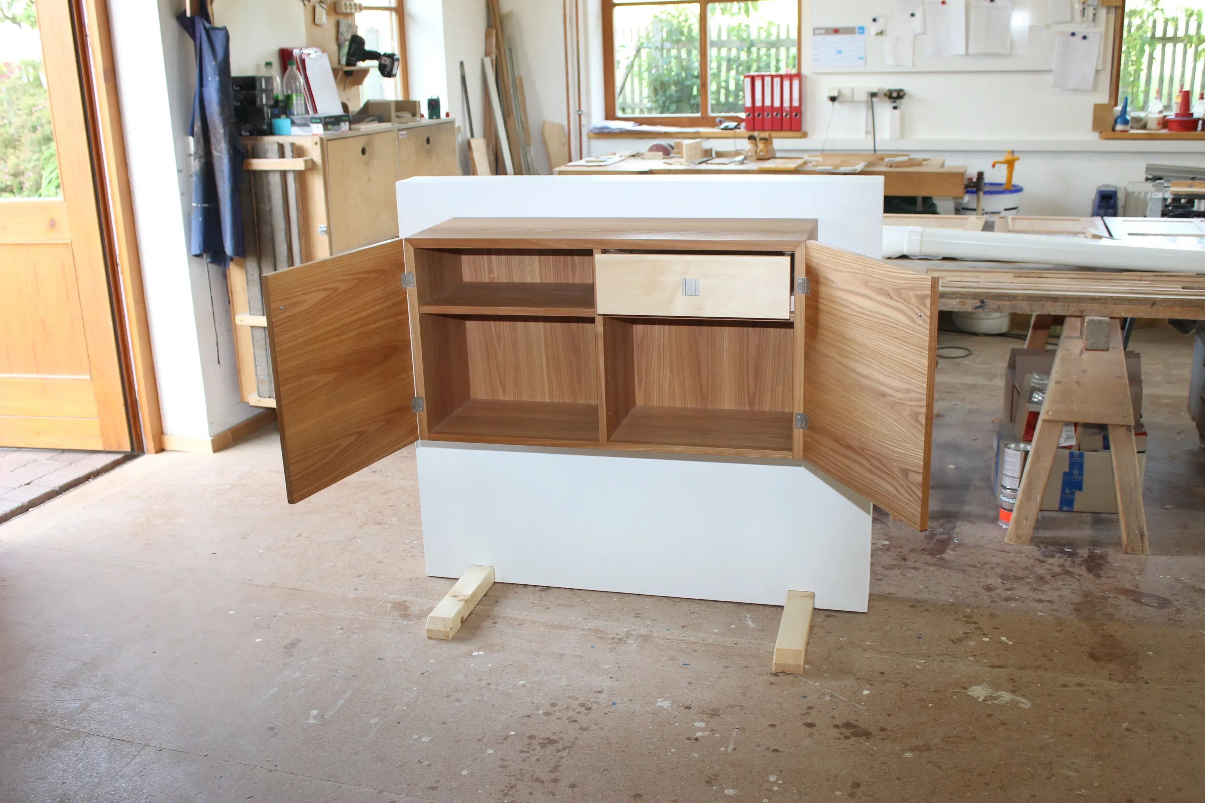 Sideboard mit Schubladen aus Ahorn