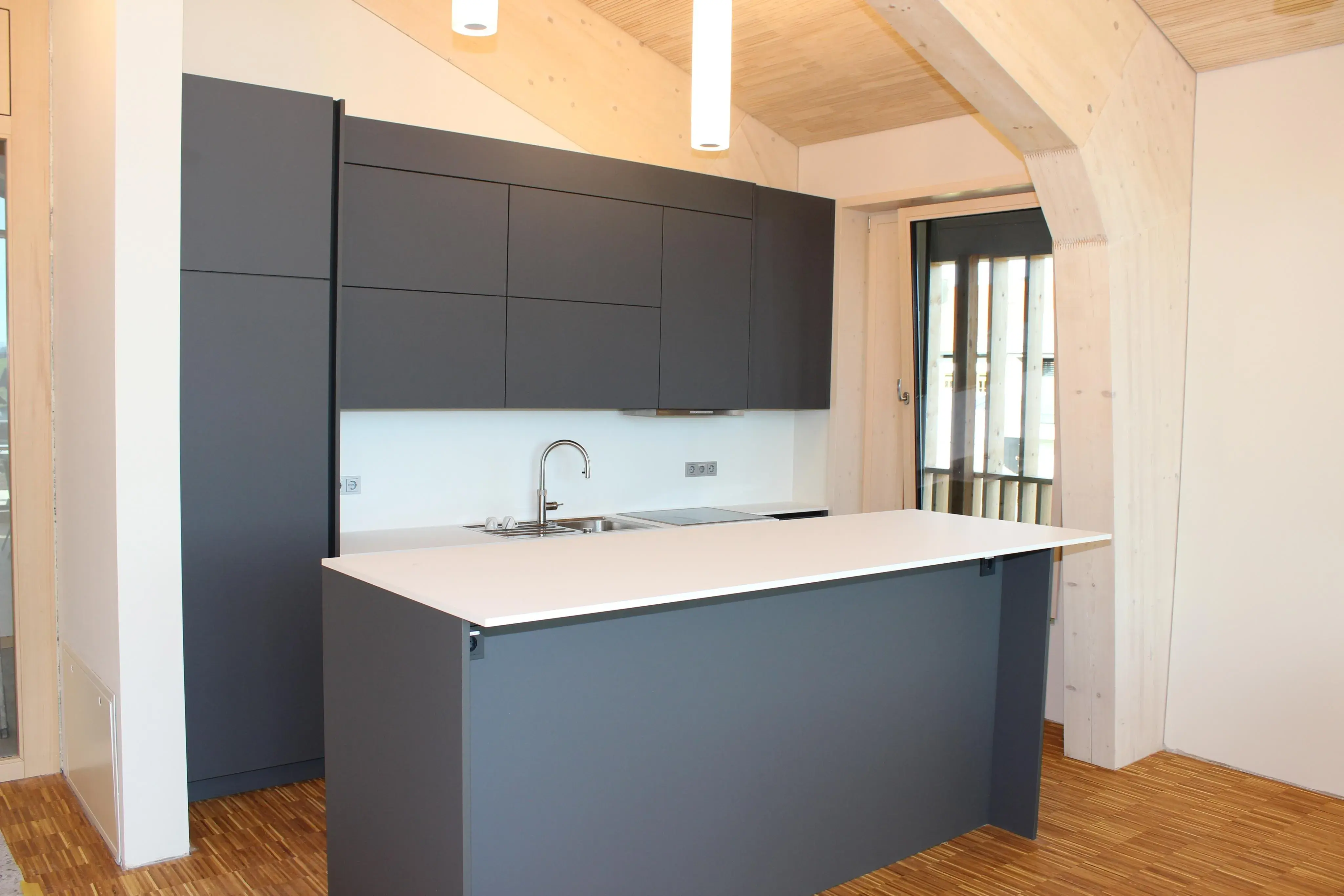 kleine graue Küche